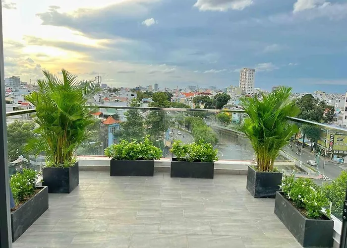 Can Ho 2Bed-Riverside Apartment Nearairport
